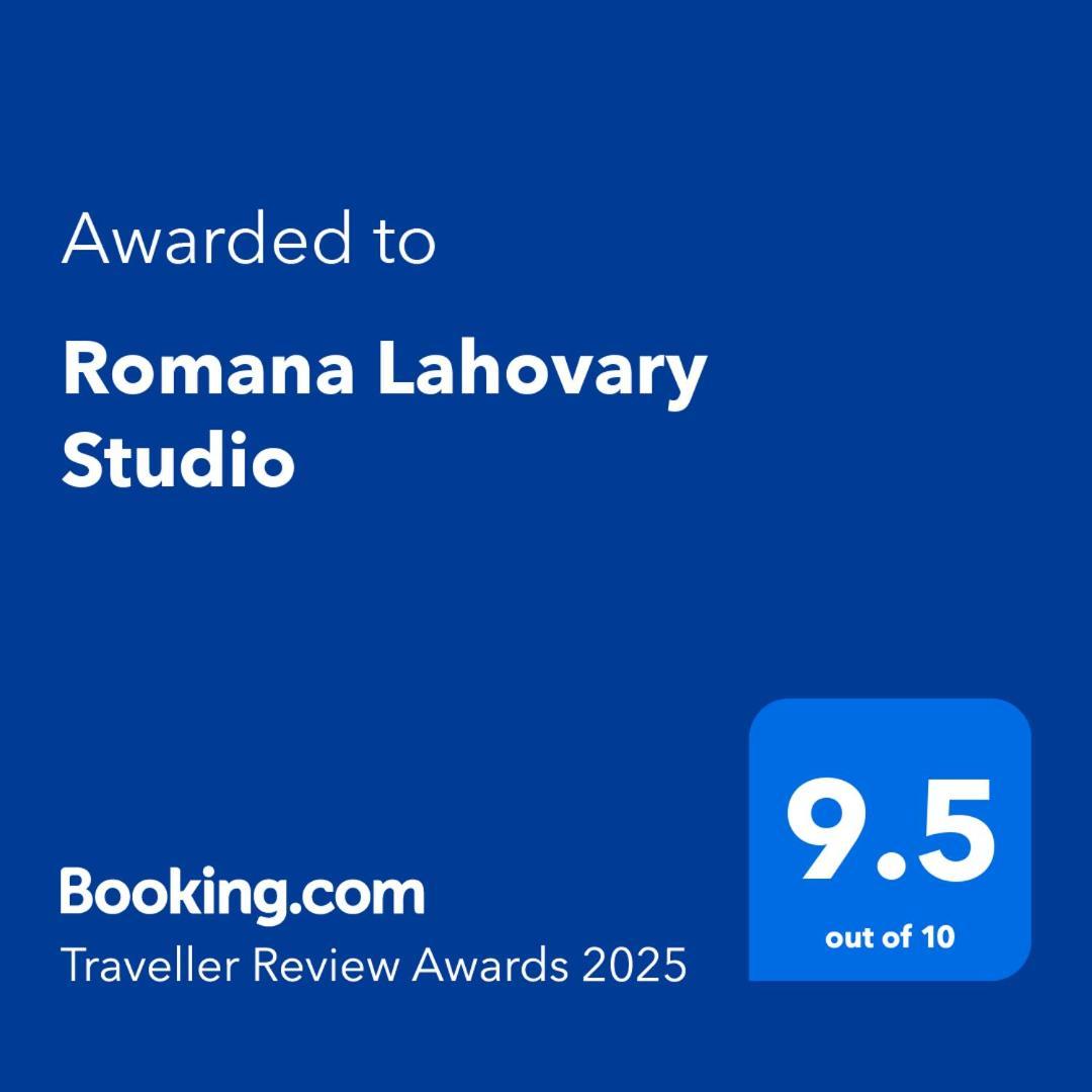 Romana Lahovary Studio Bucharest Luaran gambar